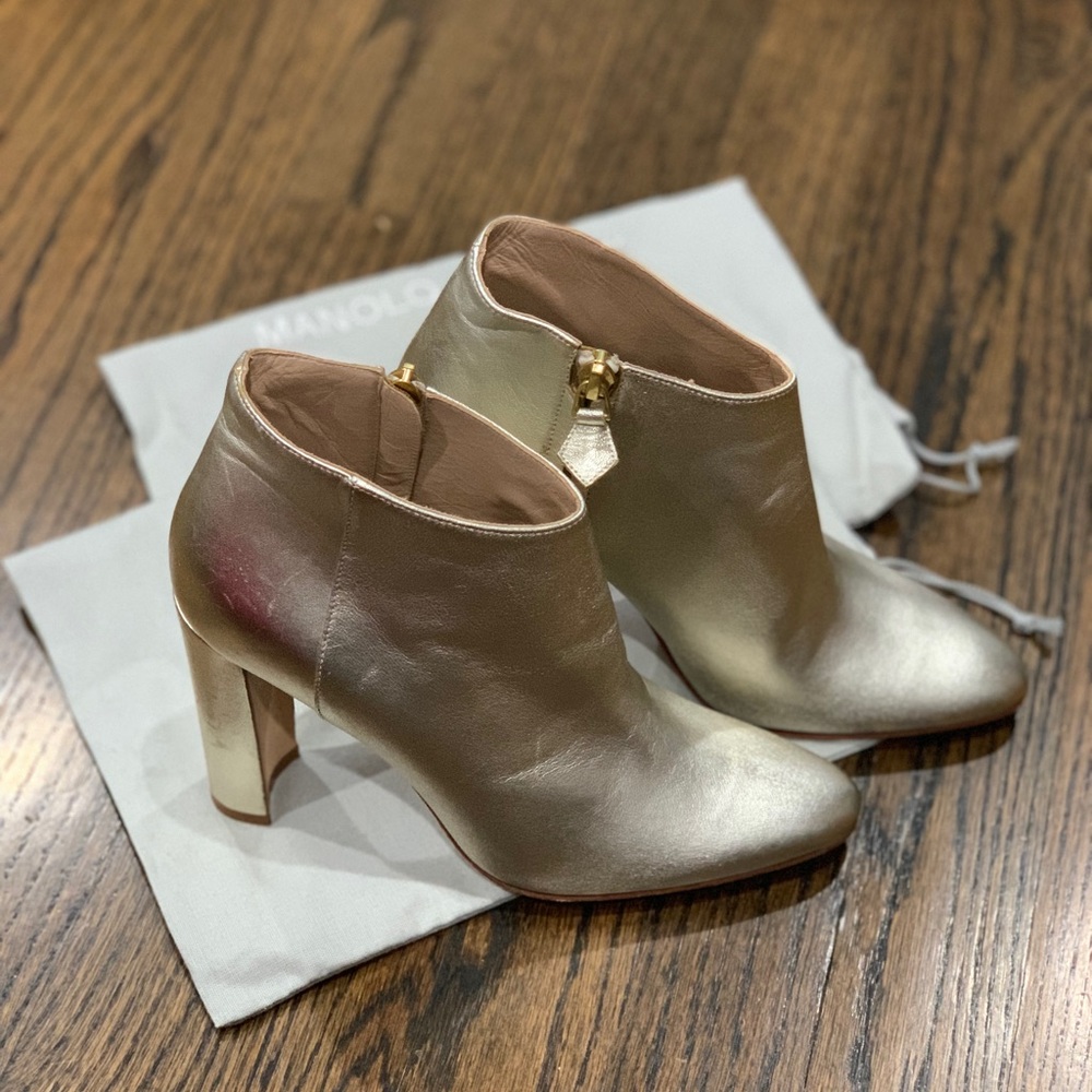 New Manolo Blahnik Brusta 105 Bootie Gold Women’s Size 35